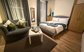 Good Size And Cheap Double Room In Hammersmith